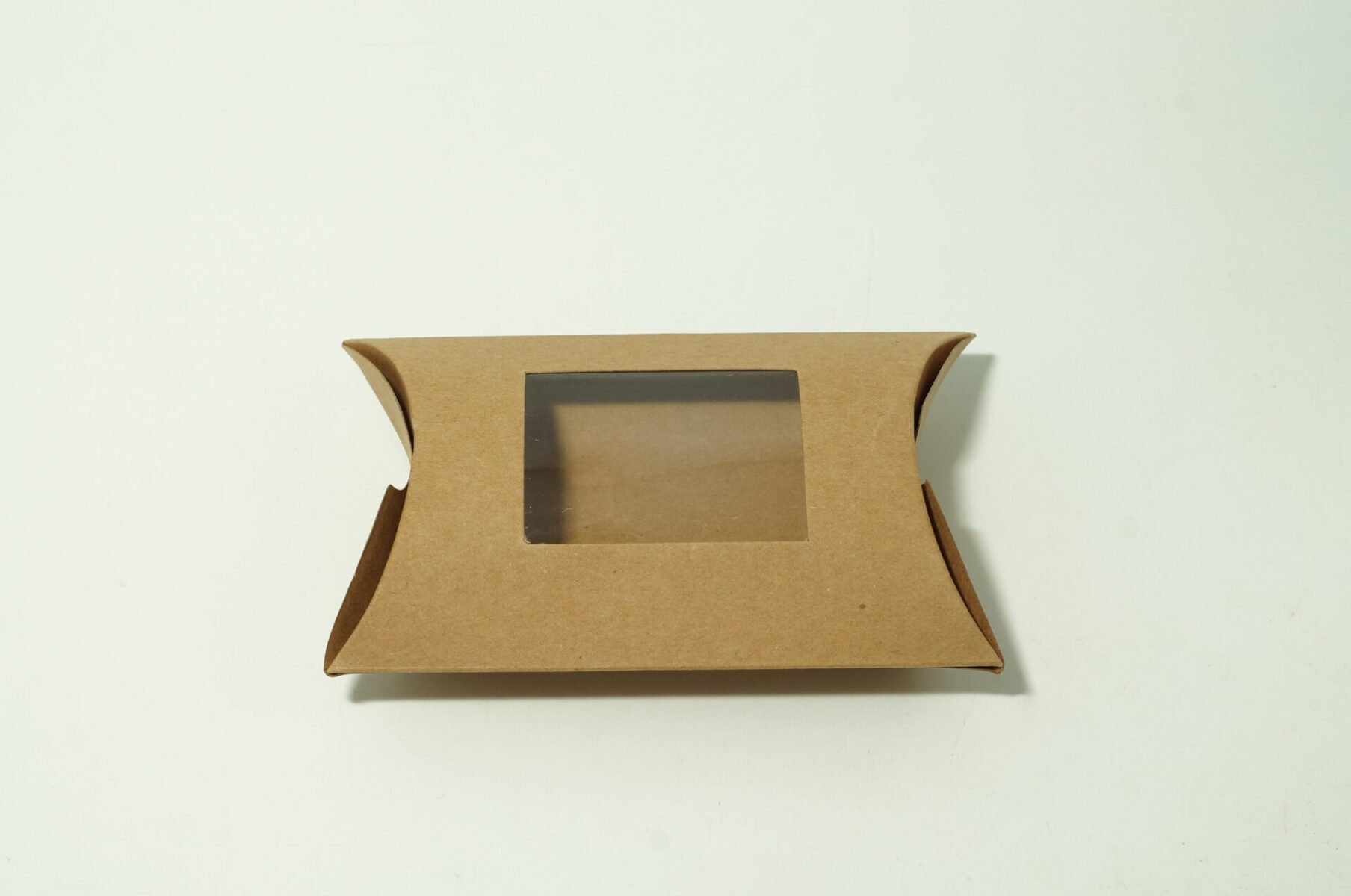 Χάρτινο Κουτί Μαξιλαράκι Με Παράθυρο 12x8cm